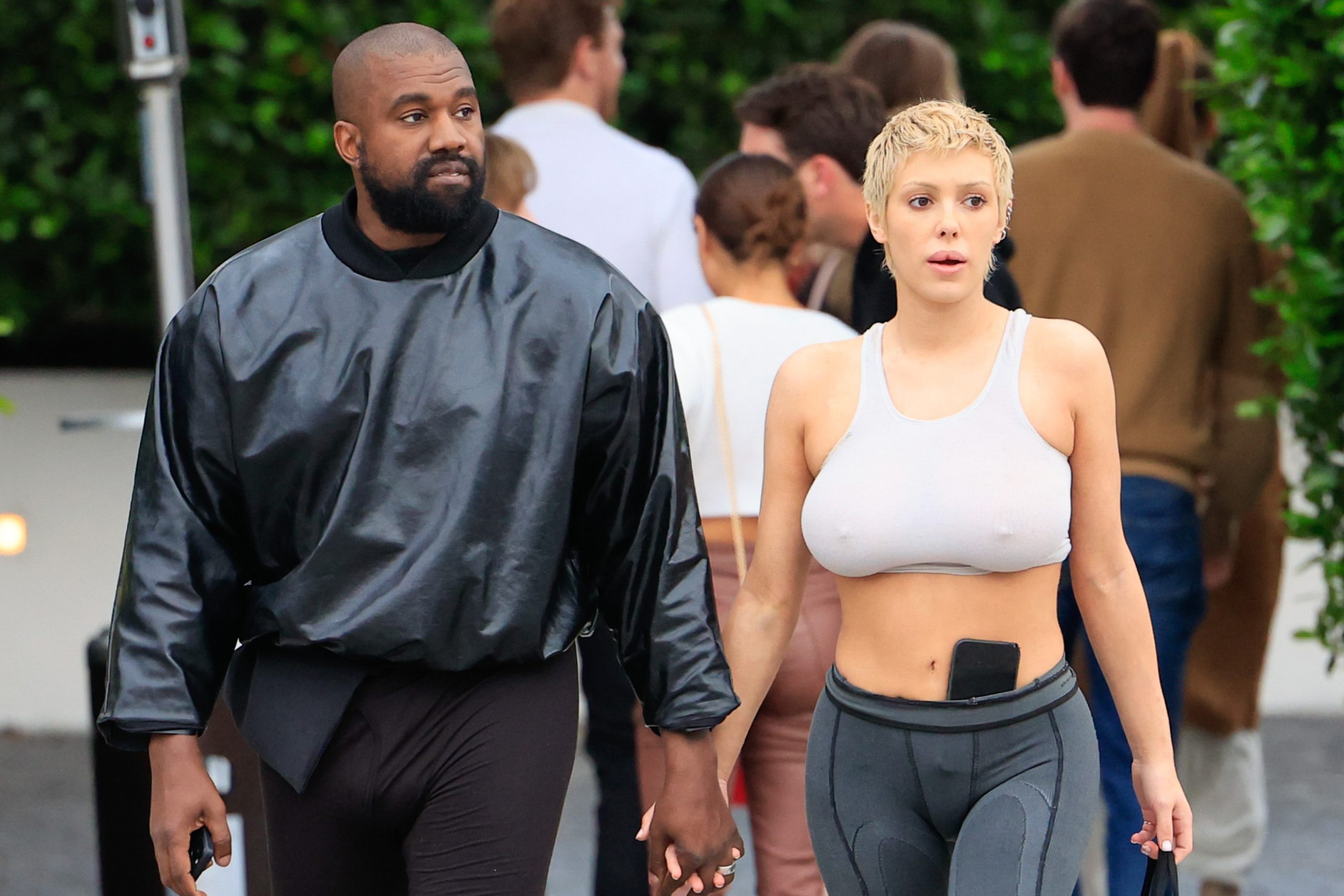 Kanye West és felesége kitiltást kaptak Velencében botrányos viselkedésük után