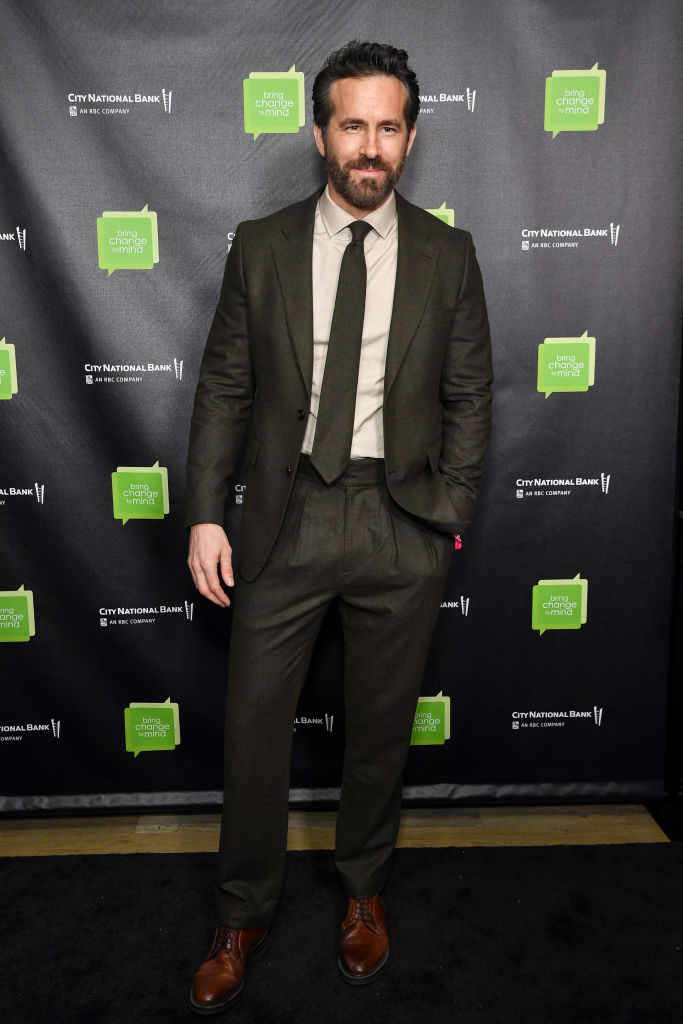 Ryan Reynolds sosem volt még ilyen sármos: szakállat növesztett egy díjátadóra