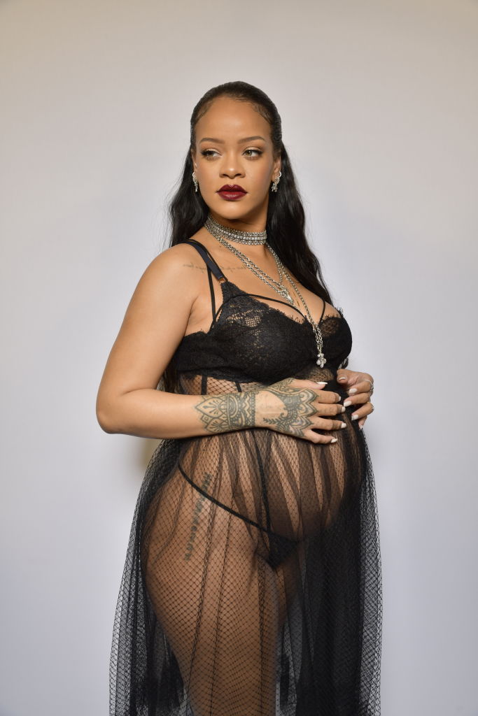 A születésnapos Rihanna terhessége alatt sem vett vissza a szexi-faktorból