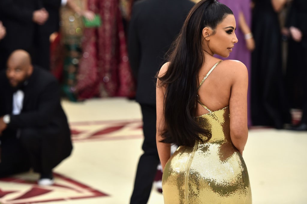 BBL fenék plasztika Kim Kardashian