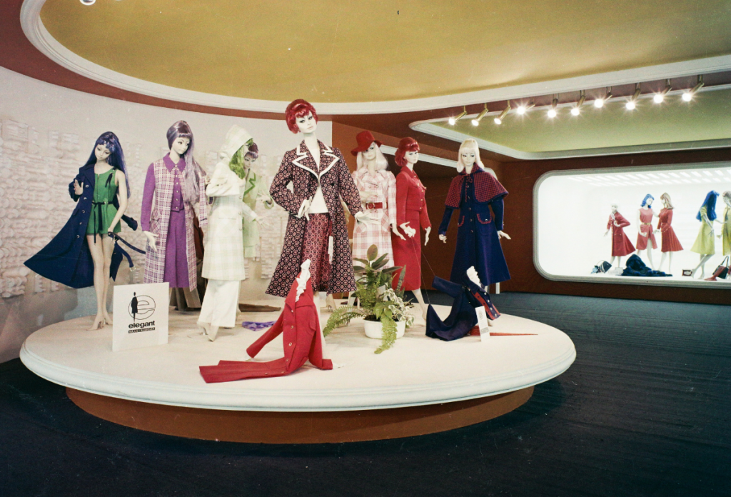 A híres Május 1. ruhagyár divatbabái a hetvenes években (Fotó: Fortepan/Bauer Sándor)