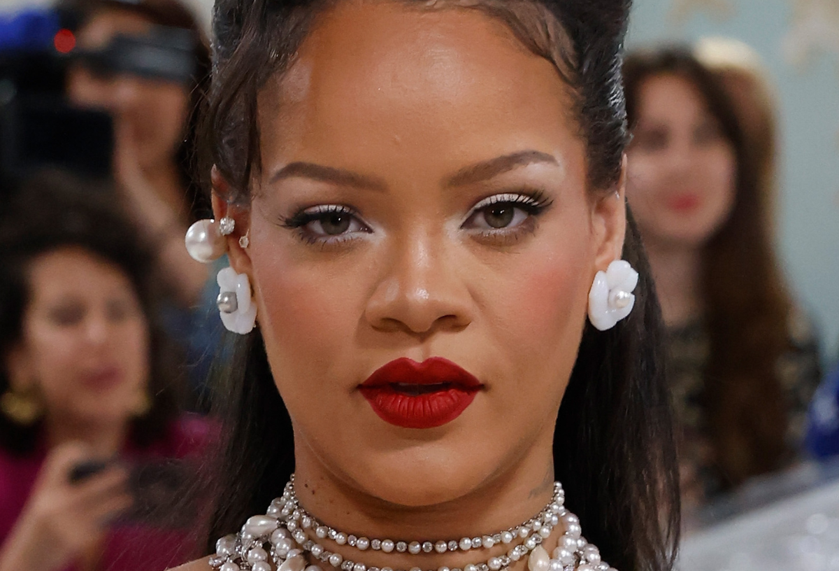 Rihanna szőke