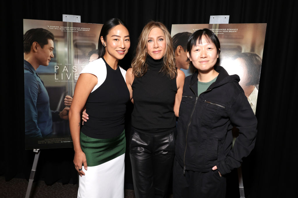 Greta Lee, Jennifer Aniston és Celine Song az Előző életek vetítésén