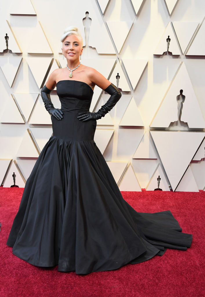 A régi hollywoodi hangulatot idézte neg Lady Gaga 2019-es Oscar-ruhája