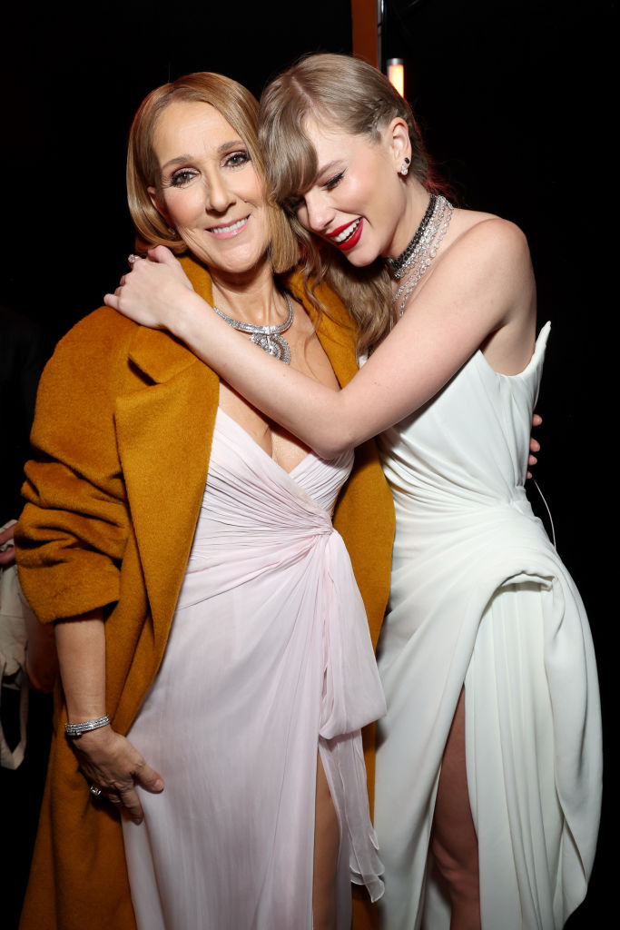 Celine Dion Taylor Swiftnek adott átt díjat a Grammy színpadán