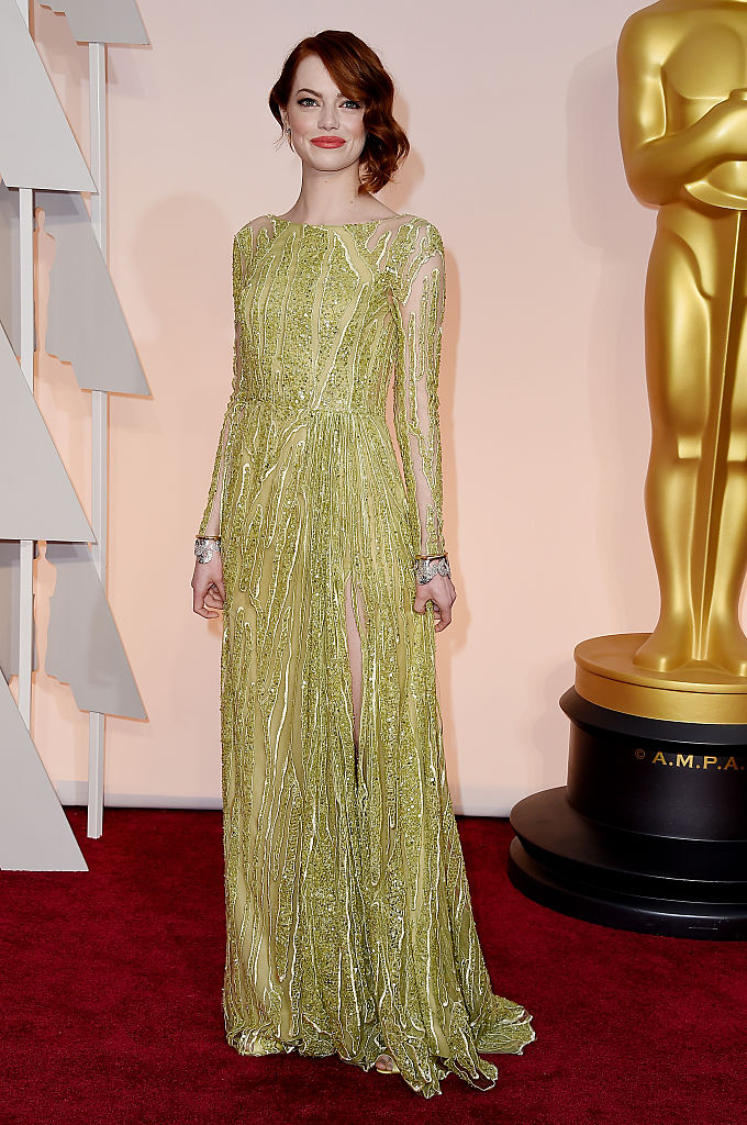 Bámulatosan festett Emma Stone a 2015-ös Oscar-gálán