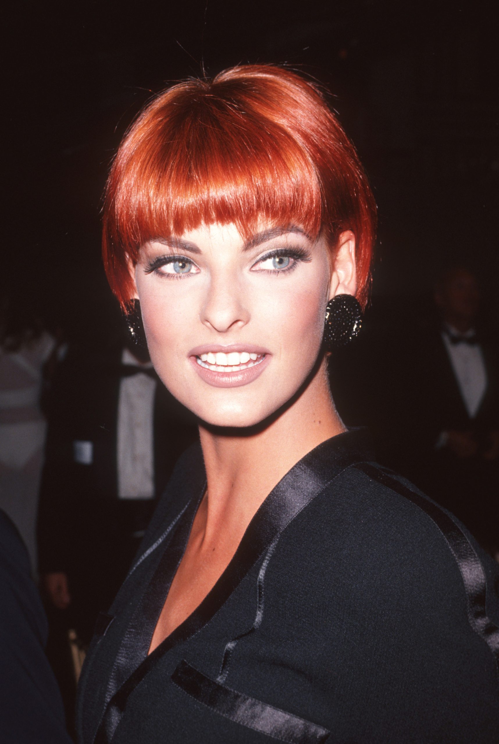 Linda Evangelista vörös hajjal 1991-ben