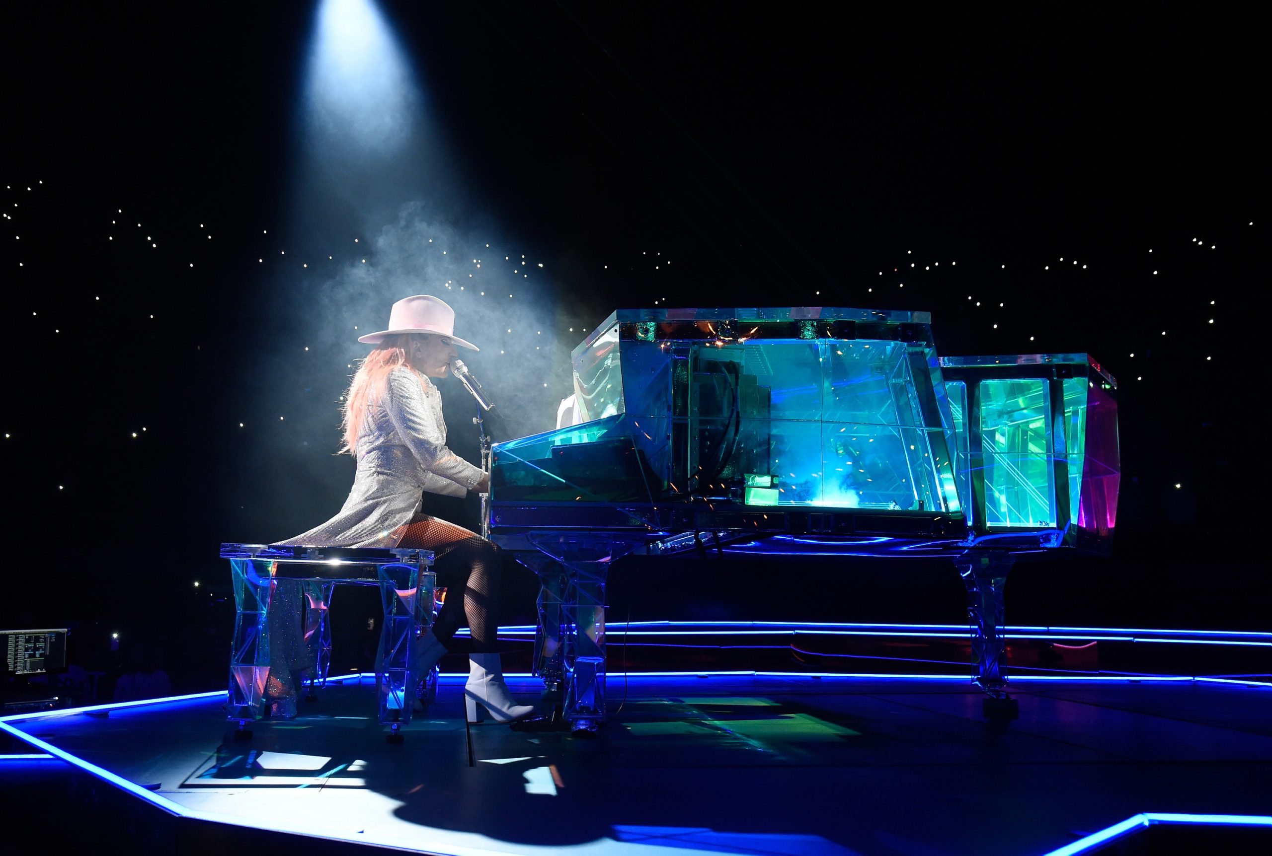 Lady Gaga Christina Aguilera énektanárától vett zongoraleckéket 