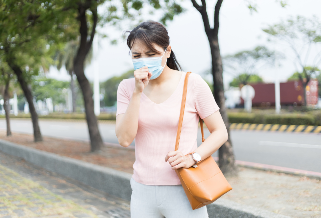 Az allergiaszezonban hasznos lehet a maszk viselése a pollenérzékenyeknek