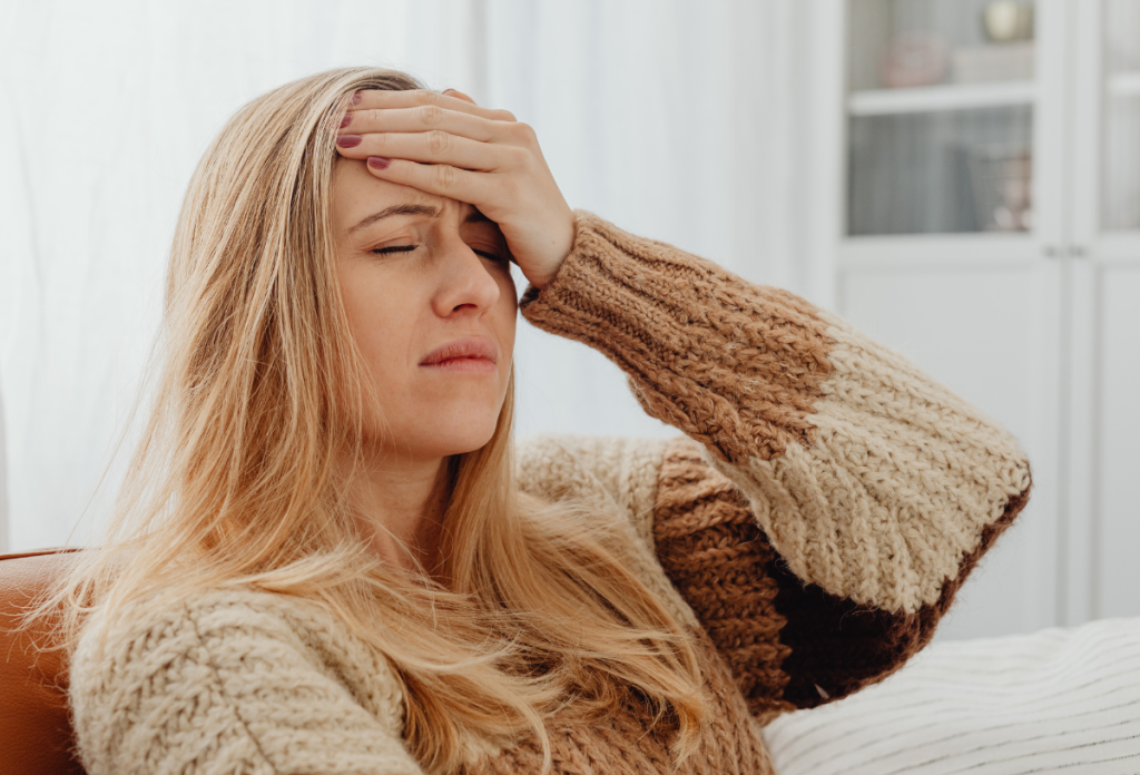 A szezonális allergia tünete lehet a homlokban jelentkező fejfájás, különösen reggel