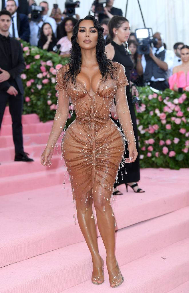 A 2019-es Met-gálán Kim Kardashian ruhája olyan volt, mintha elázott volna