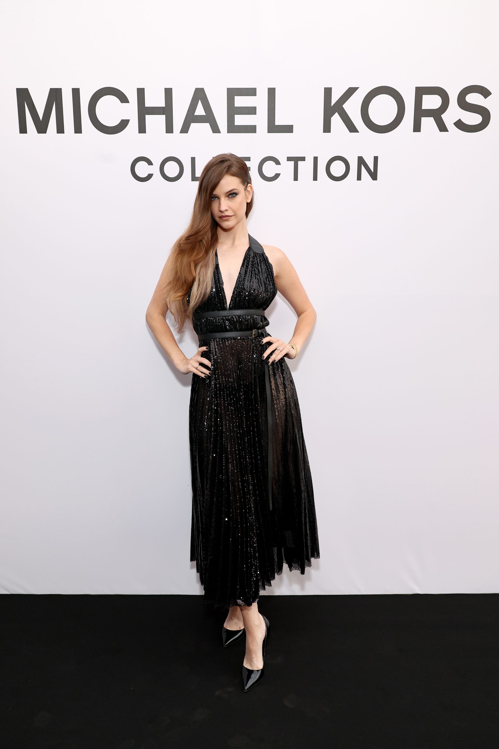 Palvin Barbi flitterekkel díszített ruhája Cannes-ban