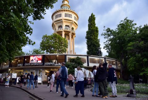 "Mindenki színháza lettünk" - Szeptemberig várja vendégeit a Margitszigeti Szabadtéri Színpad