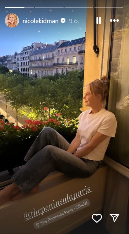Nicole Kidman a párizsi látképben gyönyörködik