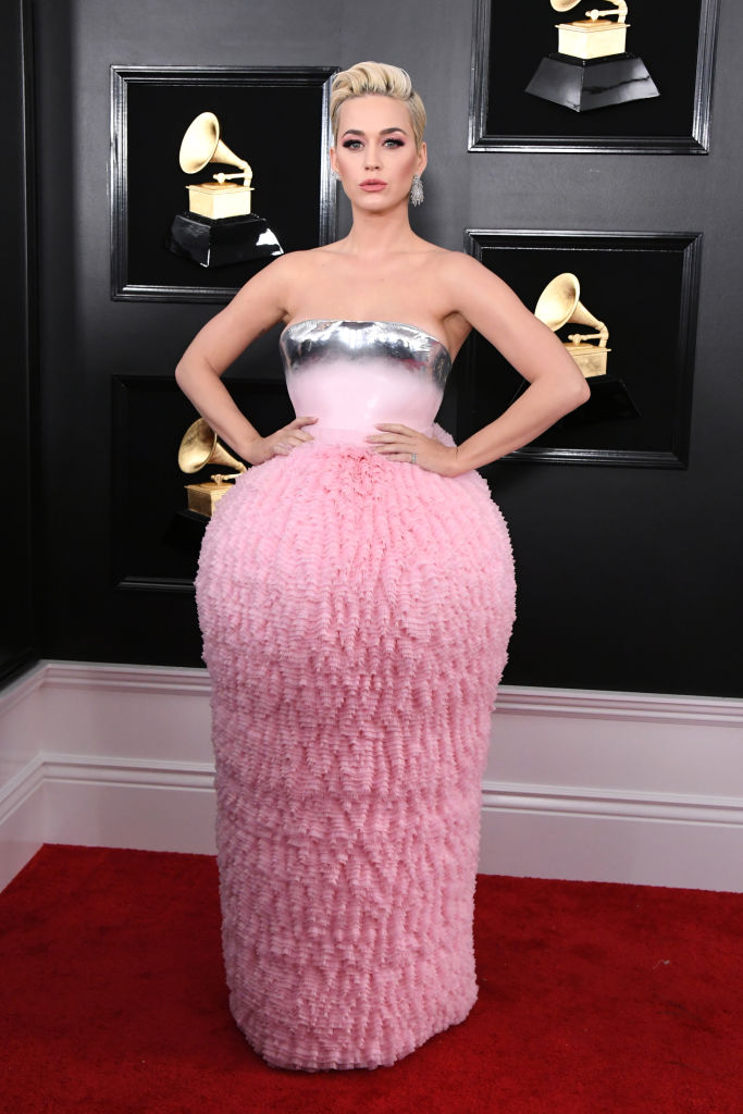 Katy Perry Balmain Couture ruhában