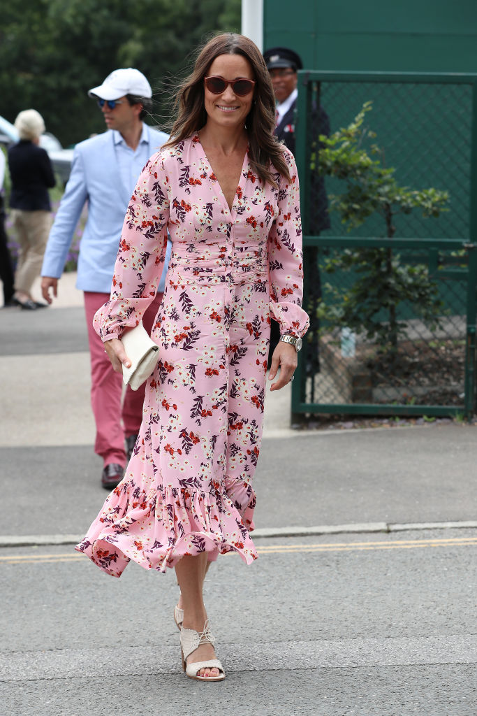 Pippa Middleton rózsaszín virágos ruhája