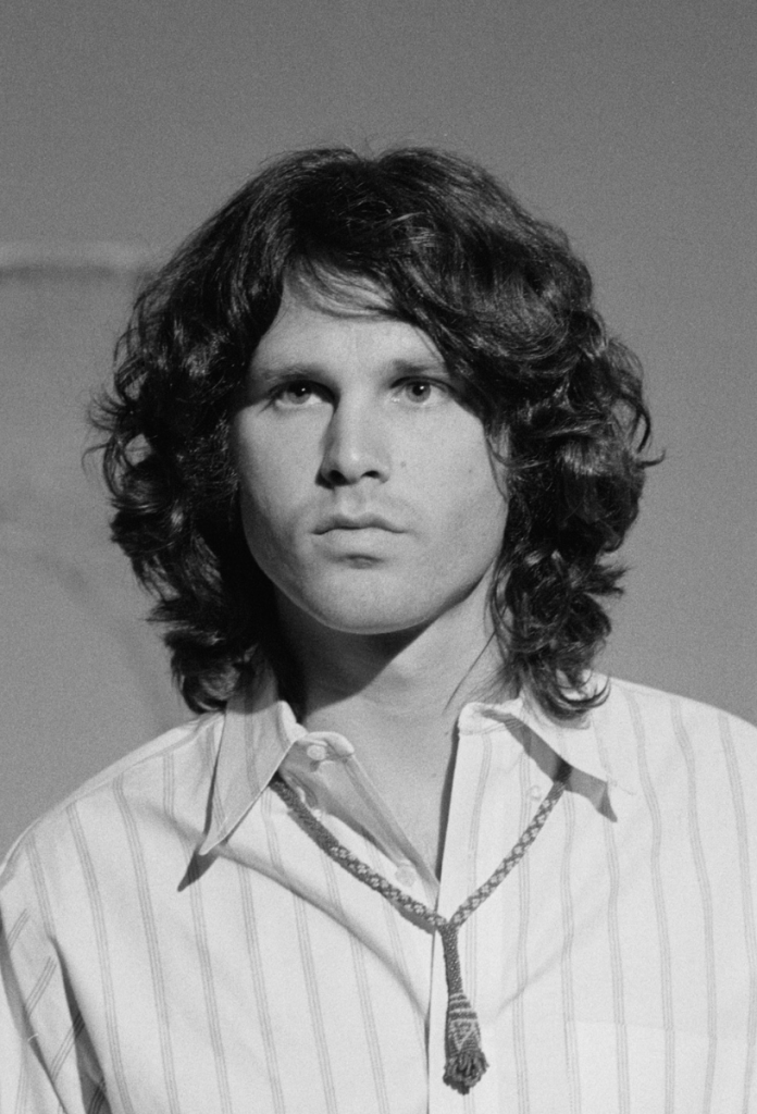 A francia nők idei nyári hajviseletét Jim Morrison inspirálta