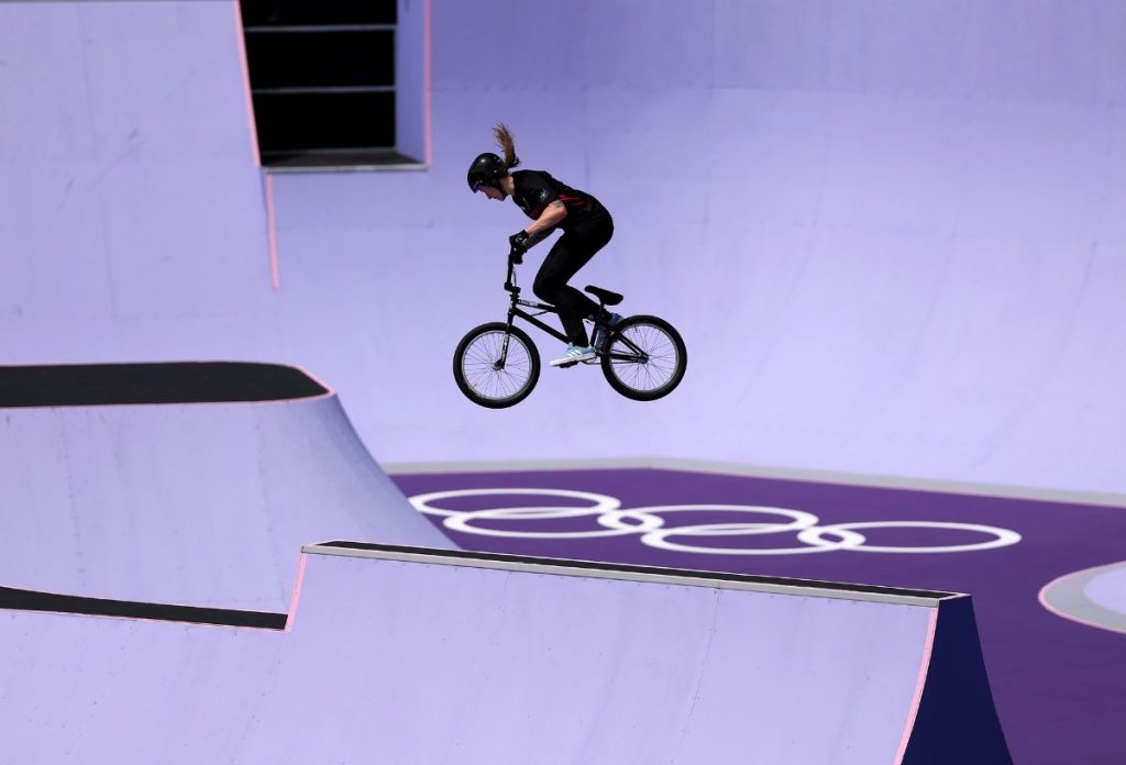 A 2024-es párizsi olimpia levendulalila pályáján is be kell tűrniük a mezt a BMX-eseknek