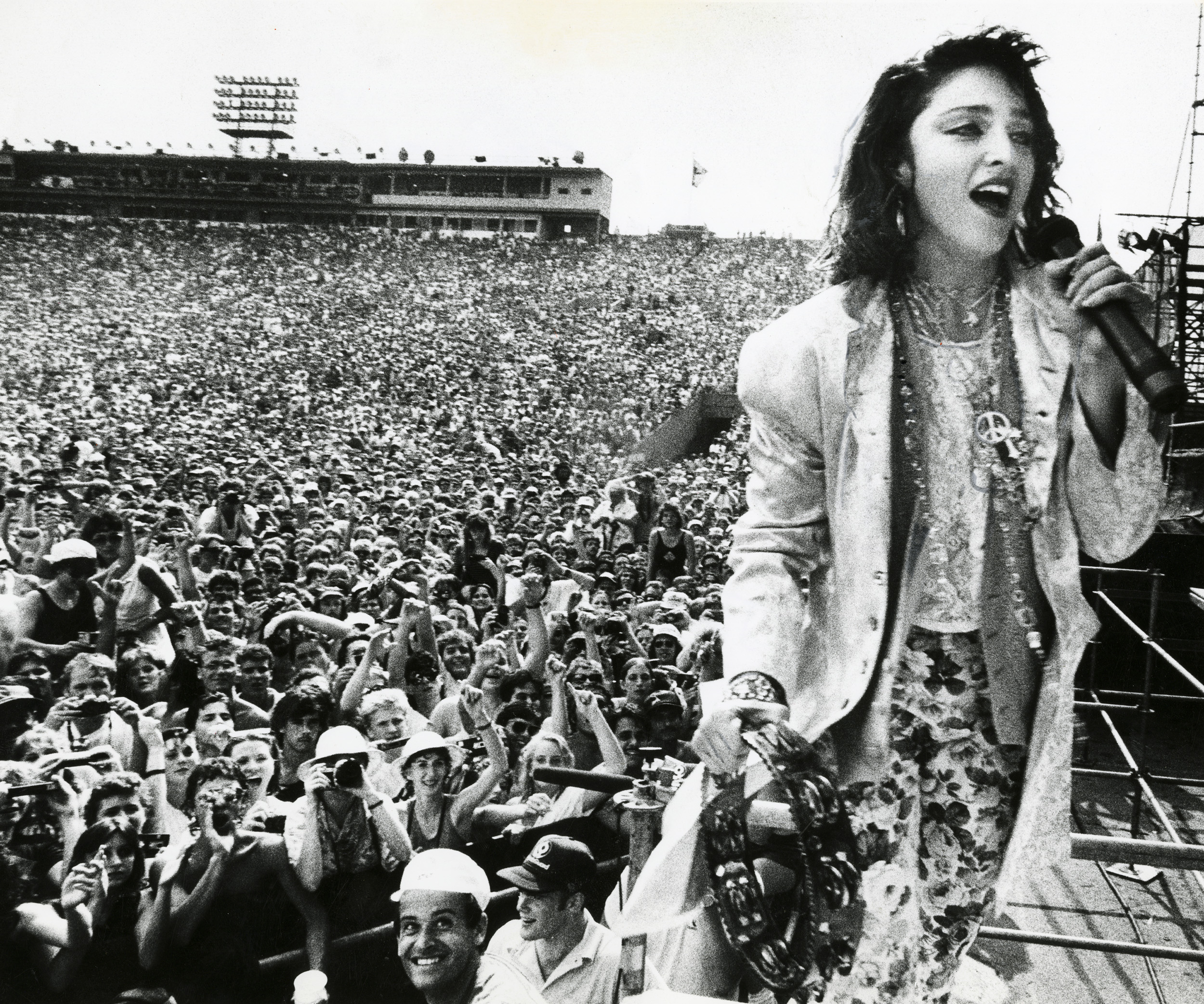 Madonna fellépés közben a 14 órás Live Aid koncerten 1985-ben