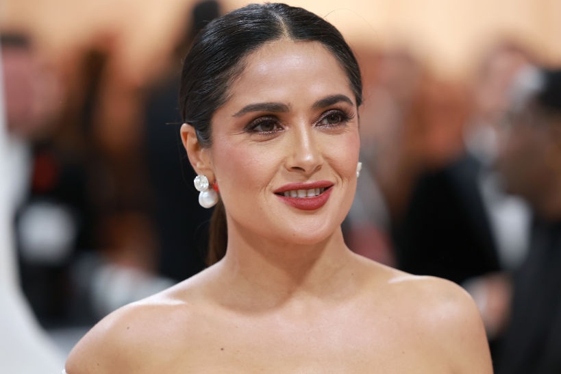 Salma Hayek bikiniben ünnepelt és mesésen fest