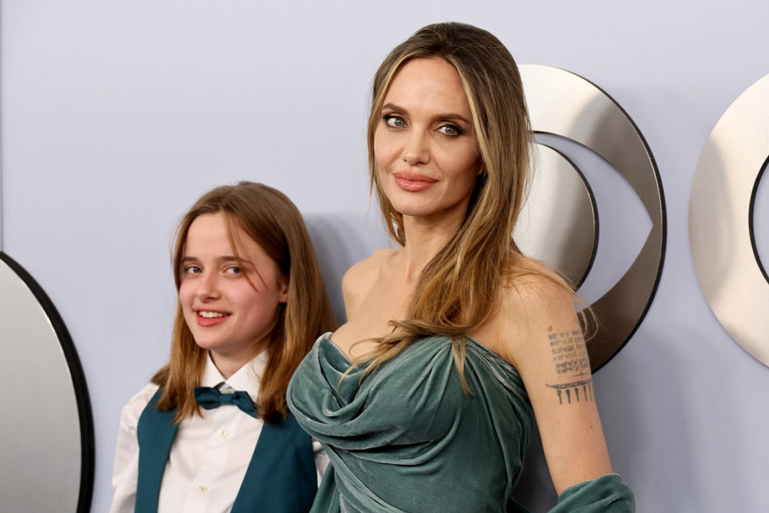 Angelina Jolie közös tetoválást csináltatott a lányával