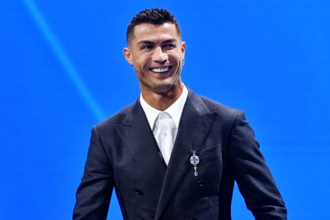 Cristiano Ronaldo barátnője fenekét markolászta