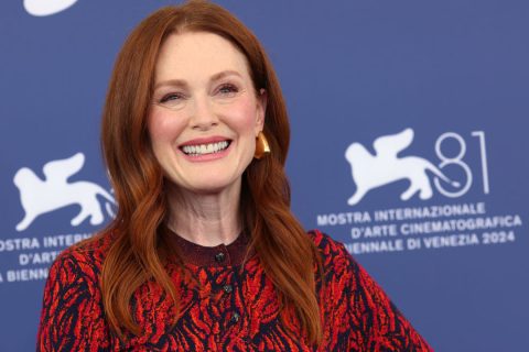 Velencei Filmfesztivál: Julianne Moore arany ruhában tündökölt