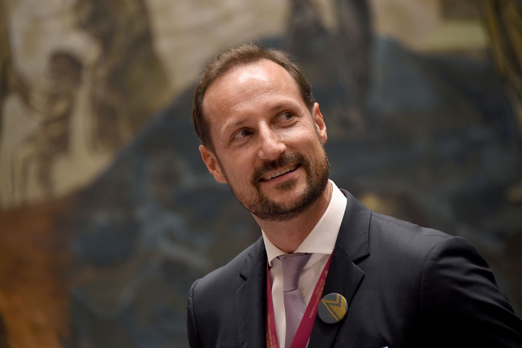 Haakon herceg fontosnak tartja a fiatalok támogatását