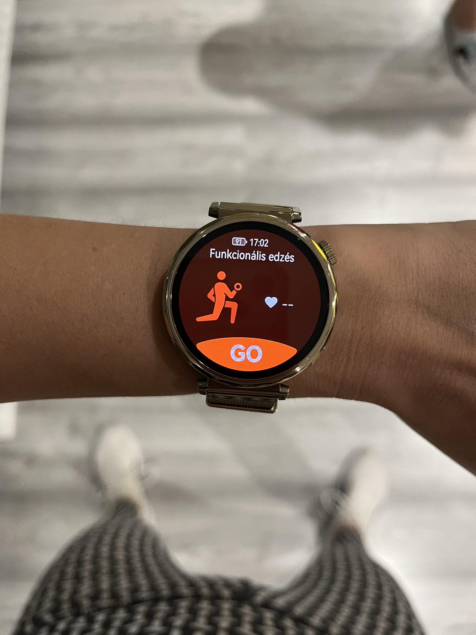 A Huawei Watch GT 5 sportolásra lett tervezve