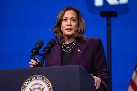 Ezek Kamala Harris eddigi legjobb ruhái, amikben kampányolt