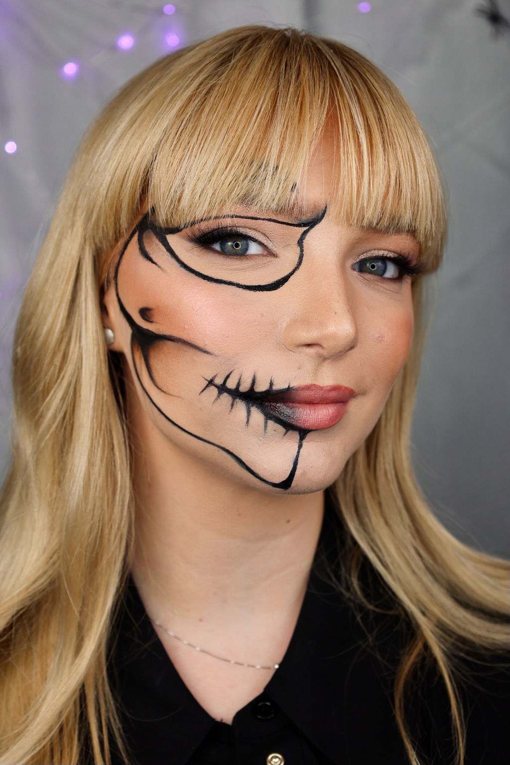 Fiatal modell halloween sminkben