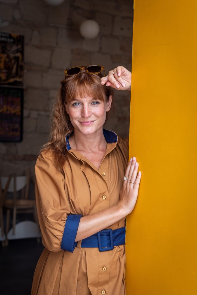 Földes Eszter gyönyörű, meztelen, művészi fotót mutatott