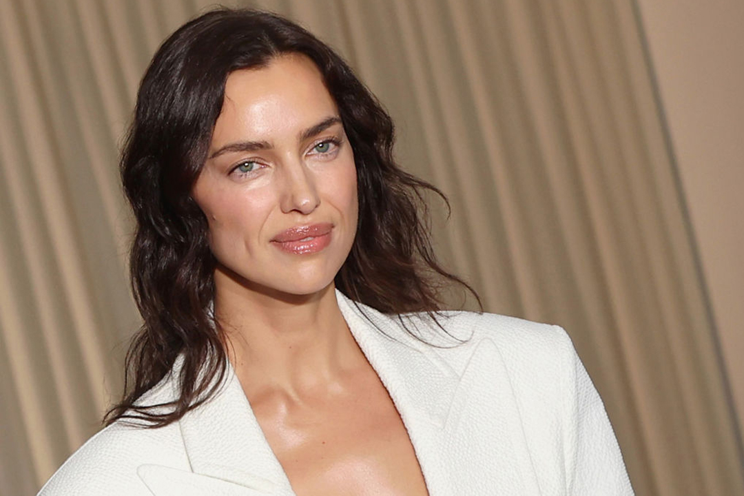 Irina Shayk csillogó pucérruhában jelent meg Milánóban