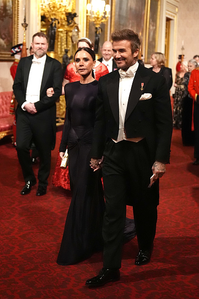 Bámulatosan festett Victoria és David Beckham a Buckingham-palotában