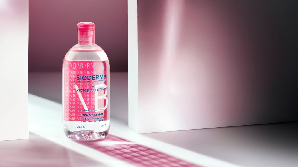 arctisztitas-sminklemosas-bioderma-sensibio-micellas-viz-victoria-beckham | Marie Claire Arctisztítás, sminklemosás Bioderma Sensibio micellás víz x Victoria Beckham