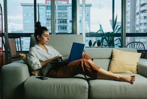 Ölben laptopozás hatása termékenységre sugárzás veszélye