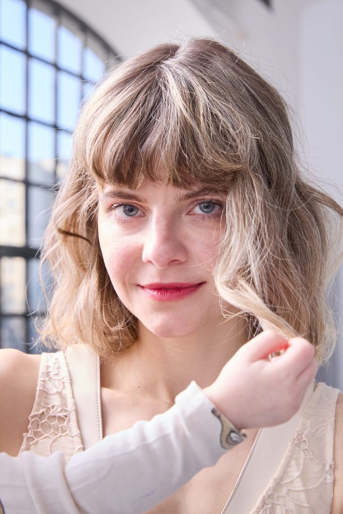 Jakab Juli a Marie Claire 2025/01-es címlapon