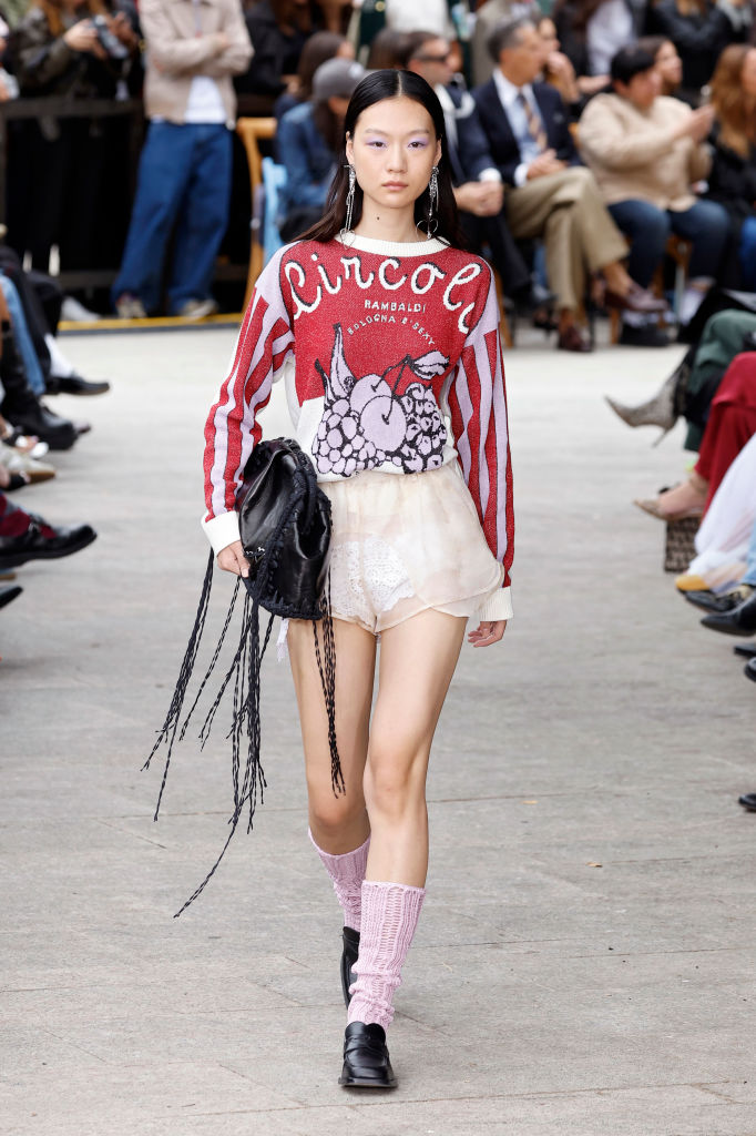 divat-gasztronomia-trend-etelek | Marie Claire A Marco Rambaldi 2025 tavaszi/nyári kollekciójának darabja