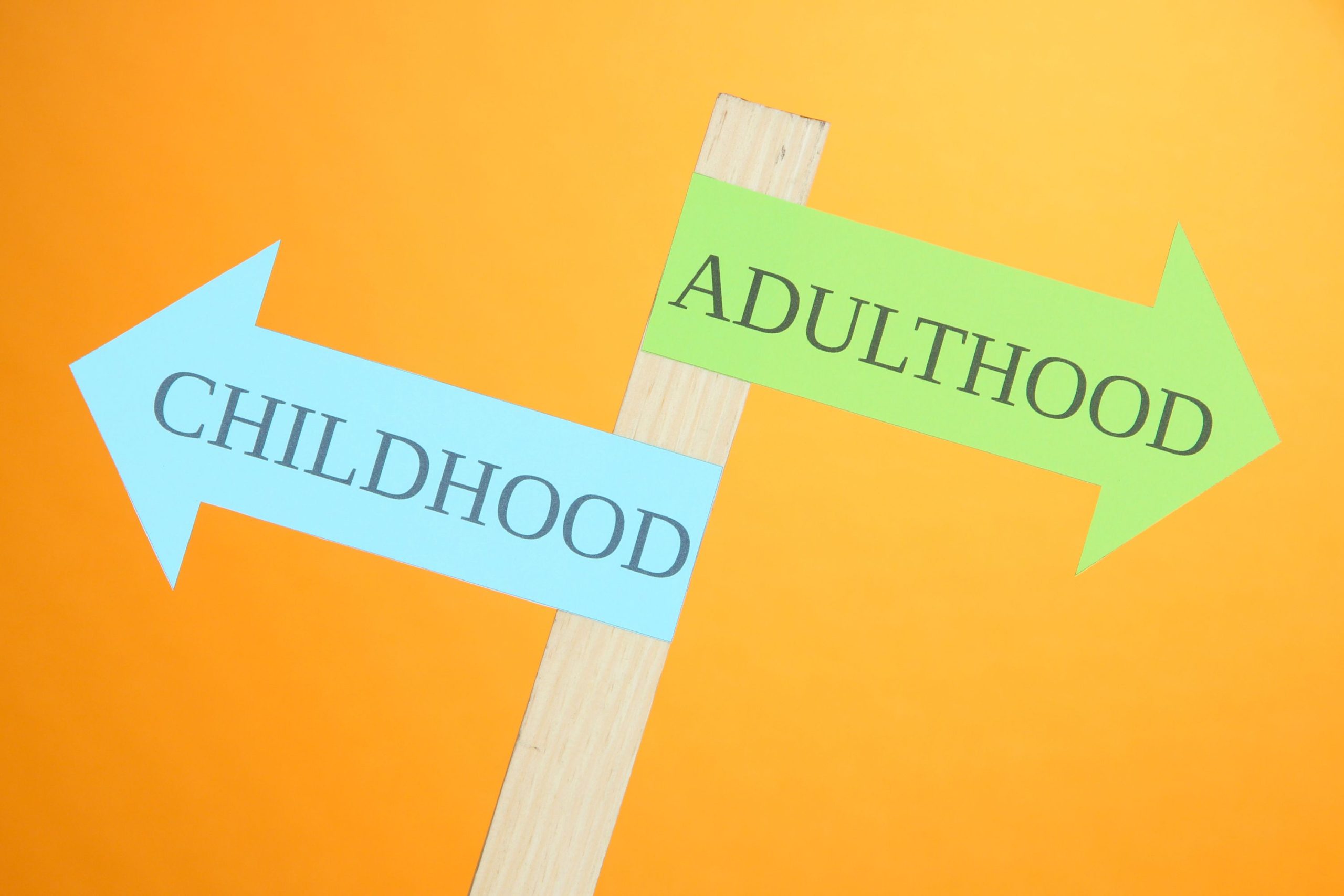 A felnőtt identitás ma már sokkal inkább az érzelmi stabilitásról, a felelősségvállalásról és az önreflexióról szól – nem arról, hogy hány négyzetméteren élünk vagy hány gyerekünk van