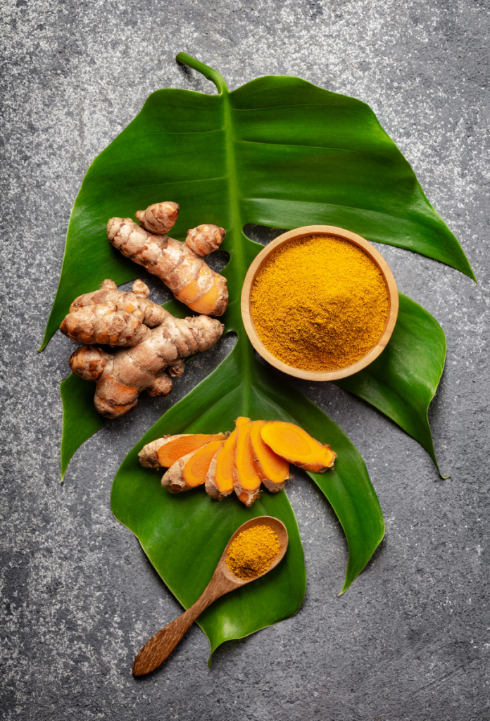 A kurkuma a megereszkedett mellek ellen is segíthet