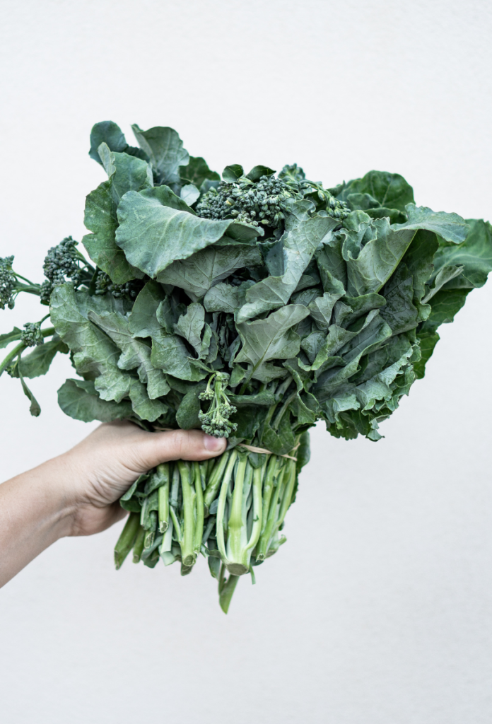 A leveles zöldek nem csak az egészségünknek tesznek jót, a megereszkedett melleken is javíthatnak