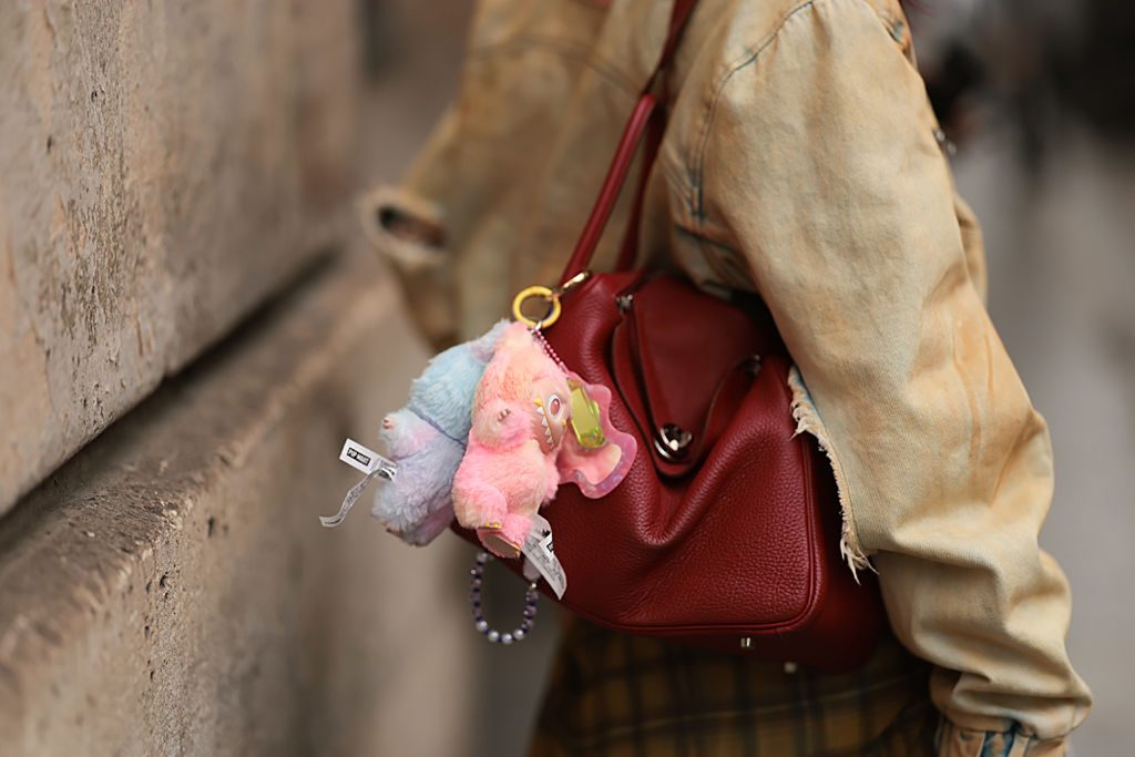 Hány mini labubu fér el egy luxustáskán?