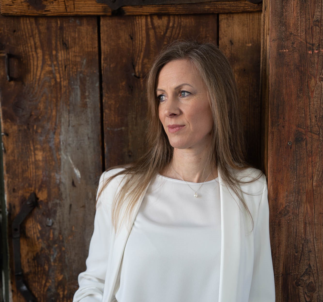 plus-size-oltozkodes-nyaron | Marie Claire Margaritovits Adél protokoll-szakértő, Fotó: Kocsis Bence