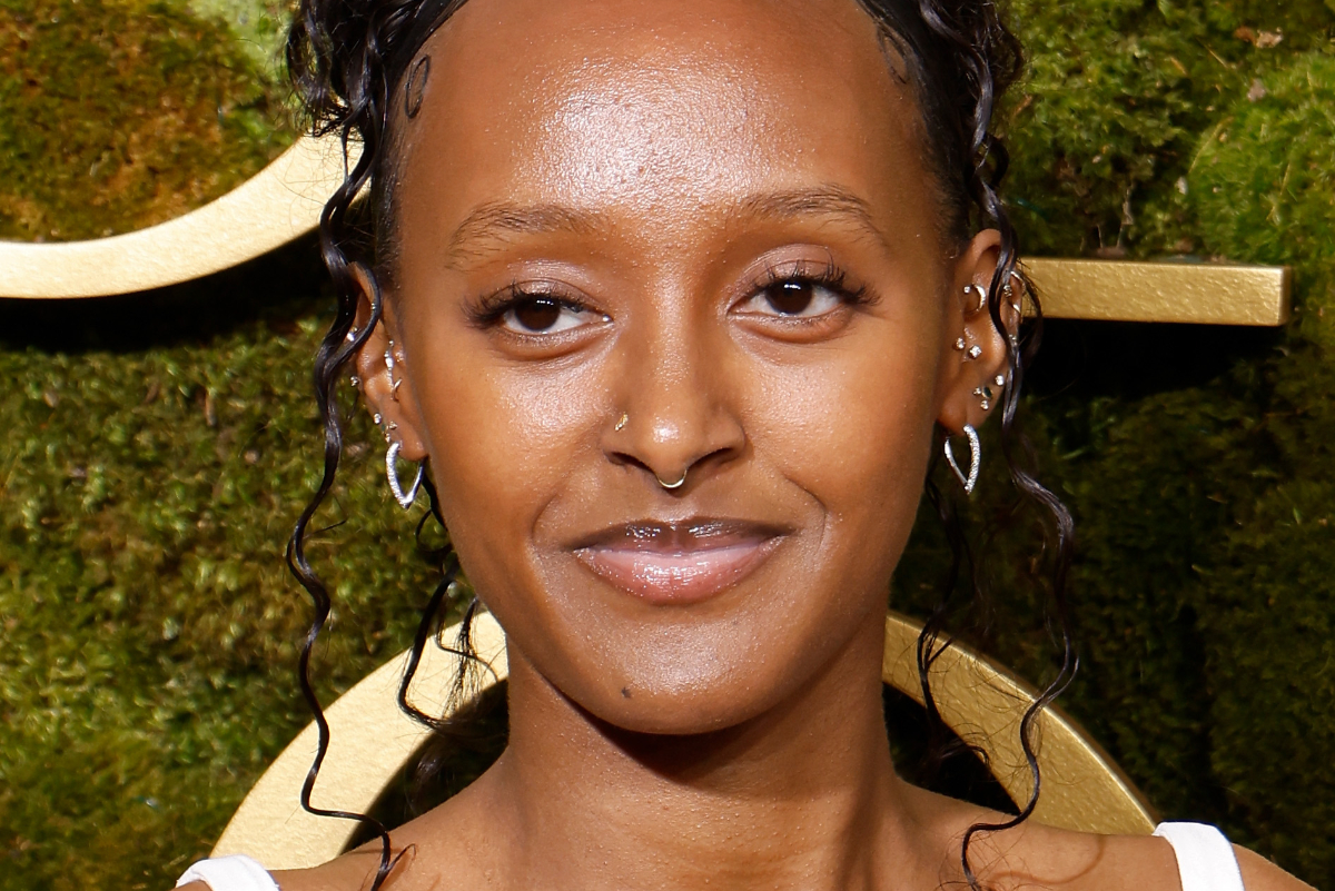 Angelina Jolie és Brad Pitt lánya Zahara eljegyzés