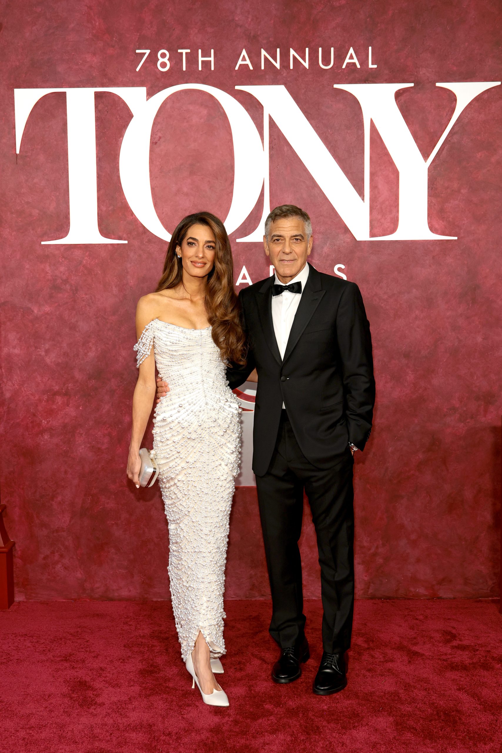 Amal és George Clooney a 78. Tony-díjátadón