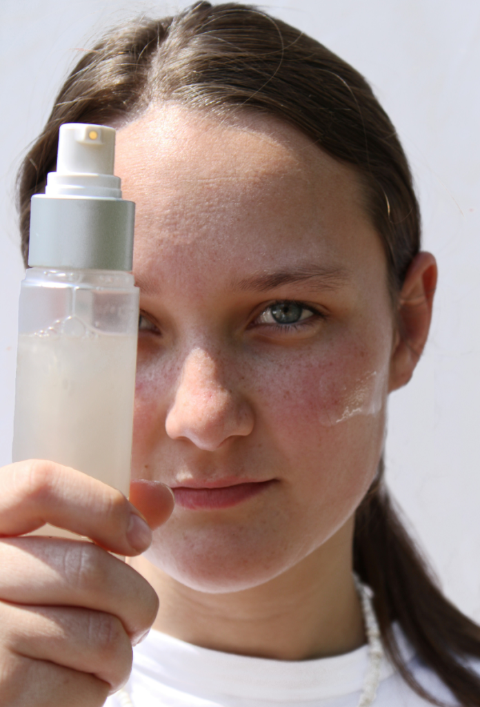 A 2025 júliusi szépségújdonságok között vizes textúrák, hűsítő géles állagok