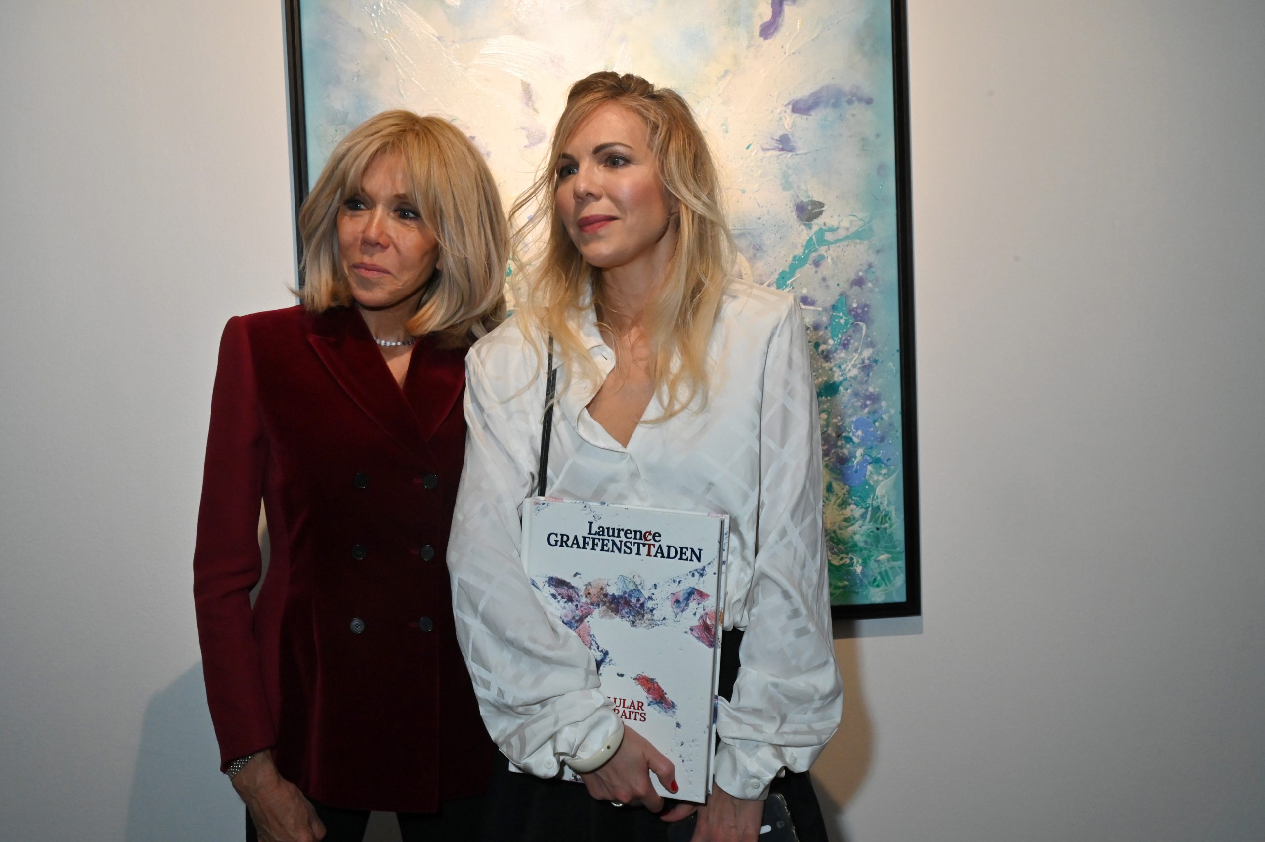 emmanuel-macronnak-es-brigitte-nek-vannak-kozos-gyermekei | Marie Claire Brigitte Macron és lánya, Laurence Auziere Jourdan festő