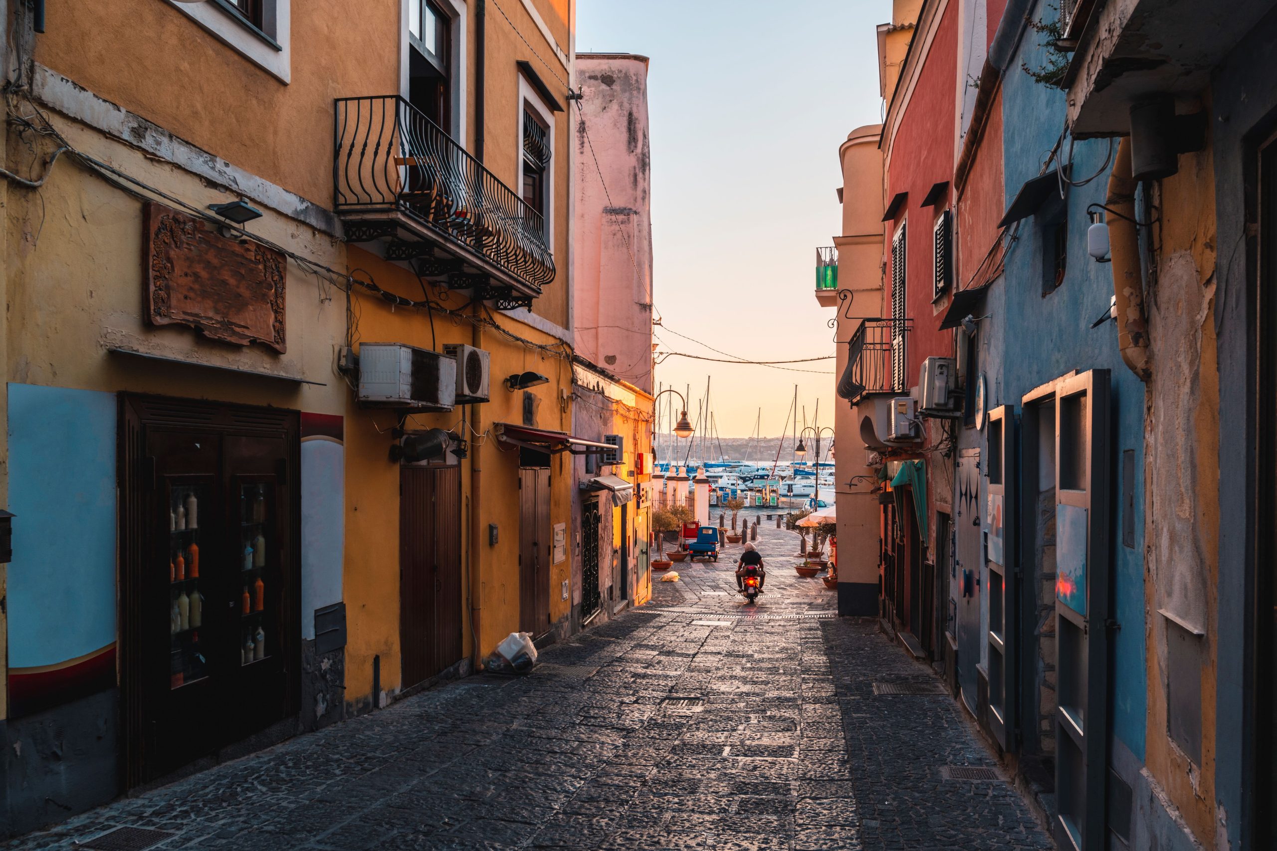 italiai-utazas-napoly | Marie Claire Nápoly utcái