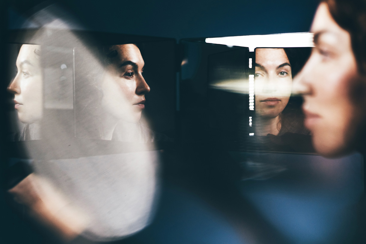 A nárcisztikus emberek a saját tükörképük ragyogásában sütkéreznek