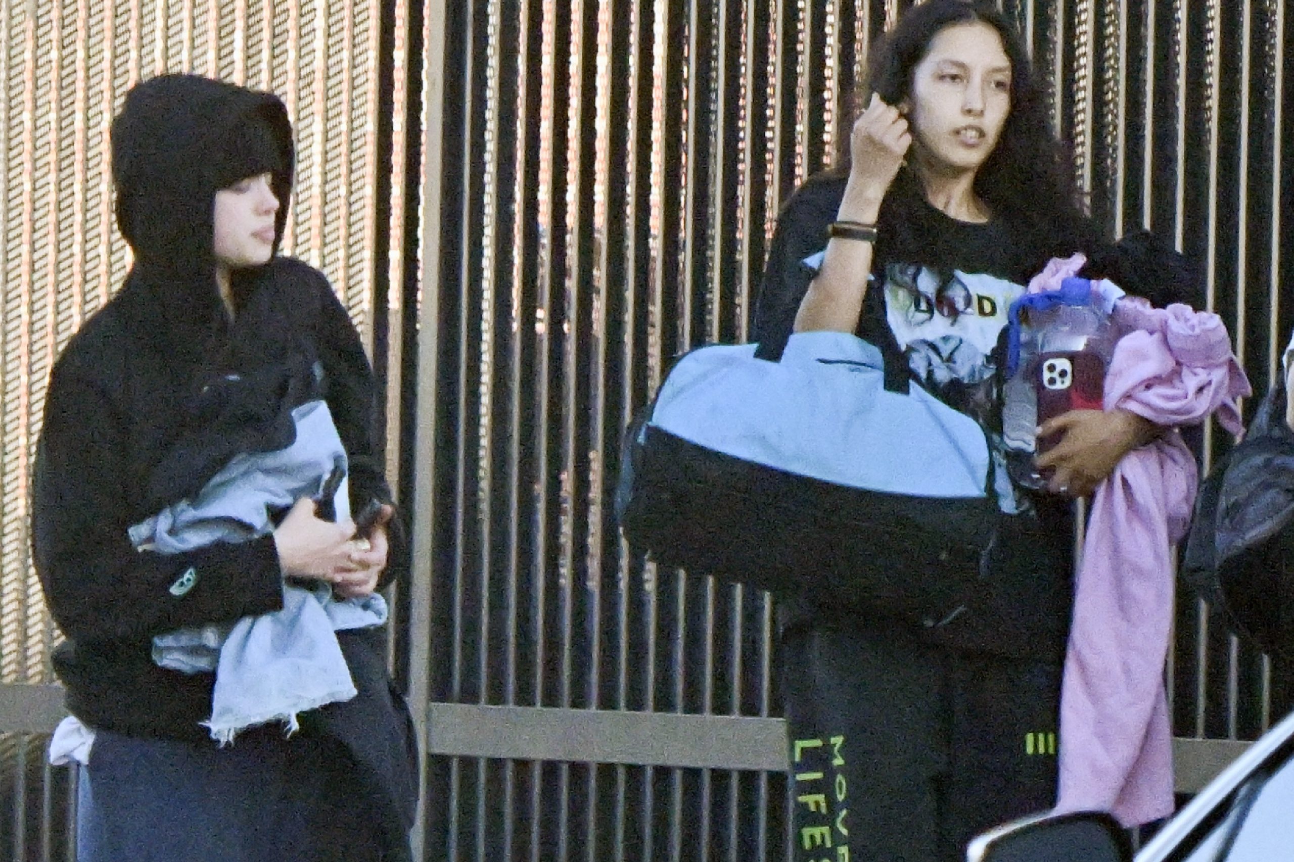 Angelina Jolie lánya, Shiloh Jolie és barátnője, akivel összeköltözött